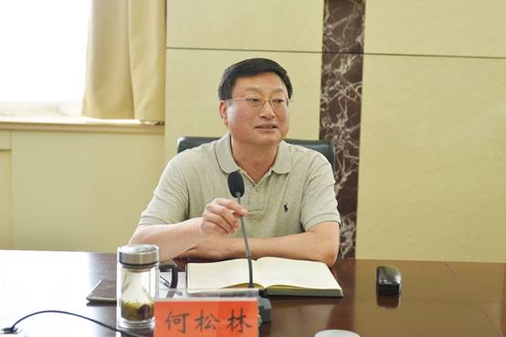 副校长何松林主持召开高层次人才座谈会